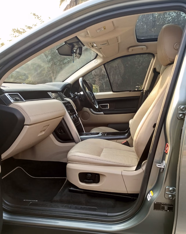 Land Rover Land Rover Discovery Sport view 5