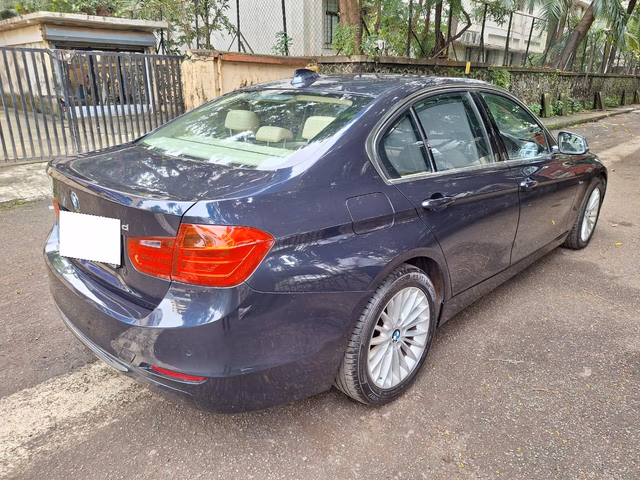 BMW BMW 3 Series view 3