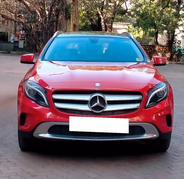 Mercedes-Benz Mercedes-Benz GLA Class view 2
