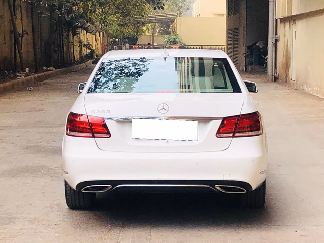 Mercedes-Benz Mercedes-Benz E-Class view 3