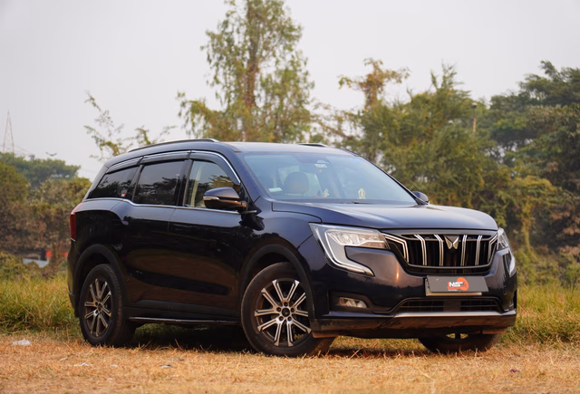 Mahindra Mahindra XUV700 view 2