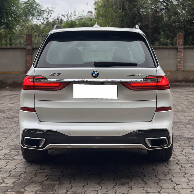 BMW BMW X7 view 3