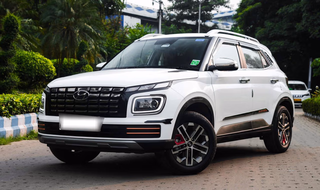 Hyundai Hyundai Venue view 4