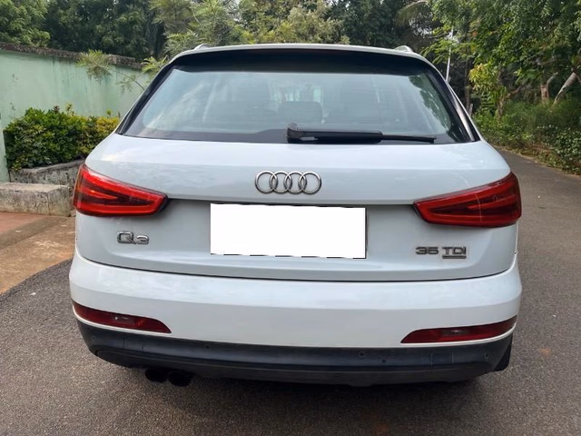 Audi Audi Q3 view 5
