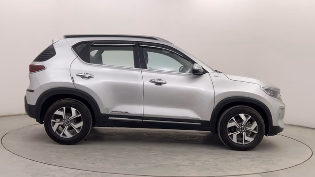 Kia Kia Seltos view 4