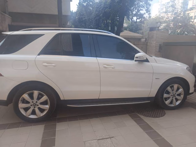 Mercedes-Benz Mercedes-Benz M-Class view 2