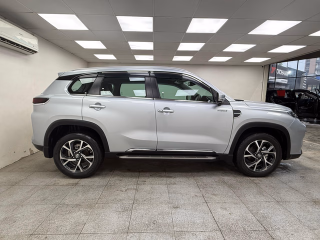 Toyota Toyota Hyryder view 3