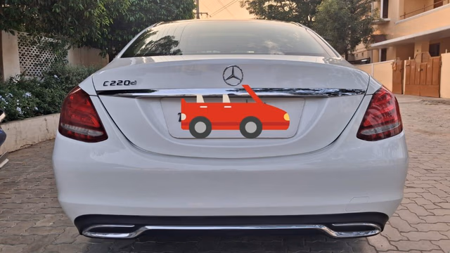 Mercedes-Benz Mercedes-Benz C-Class view 4