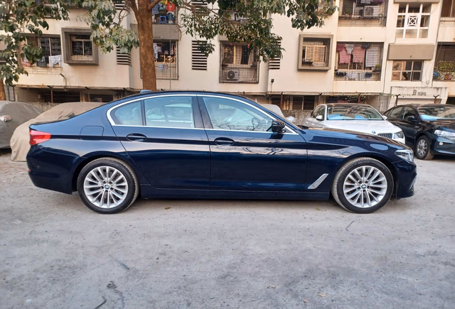 BMW BMW 5 Series view 3