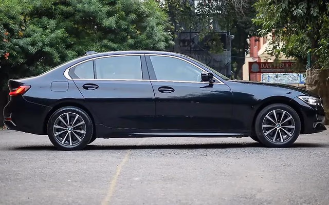 BMW BMW 3 Series Long Wheelbase view 3