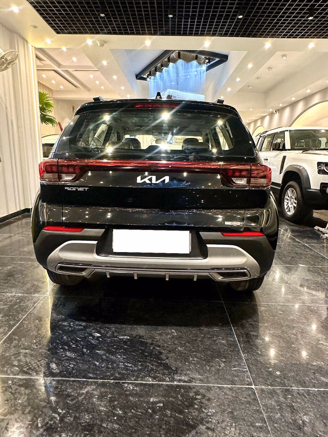 Kia Kia Sonet view 4