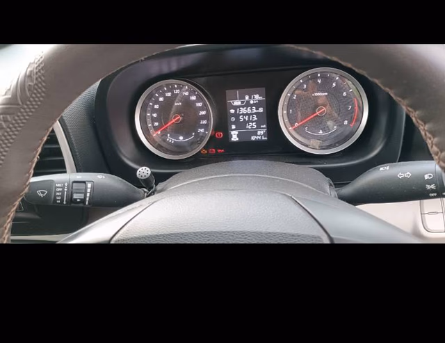 Hyundai Hyundai Venue view 3