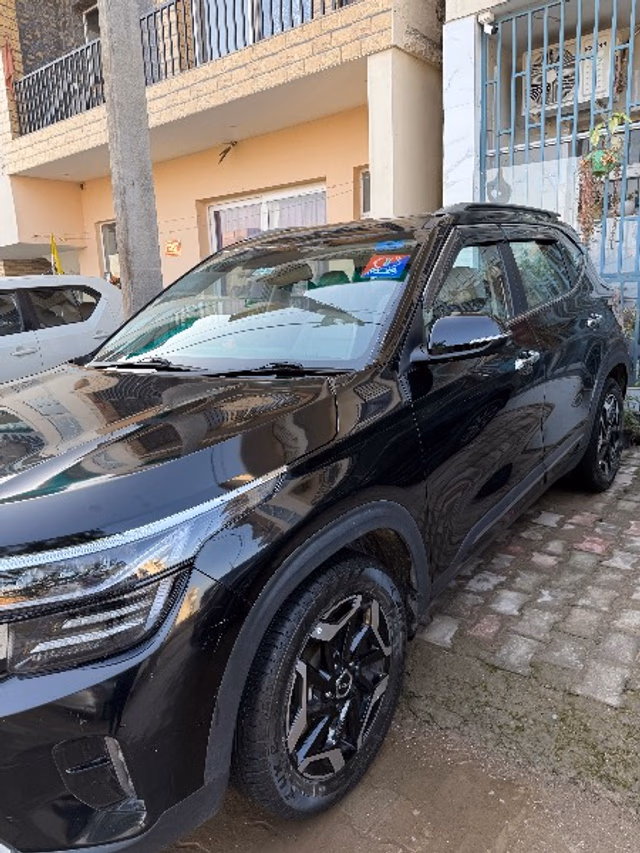 Kia Kia Seltos view 2