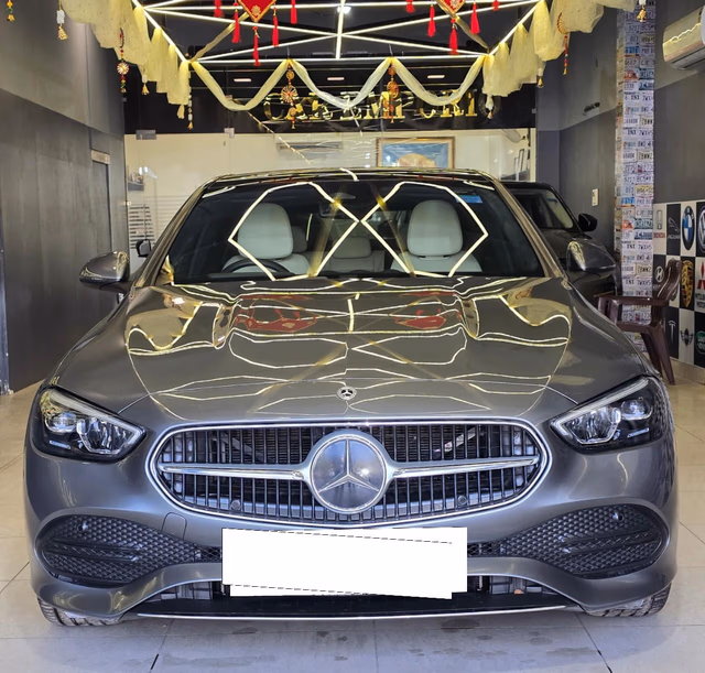 Mercedes-Benz Mercedes-Benz C-Class view 4