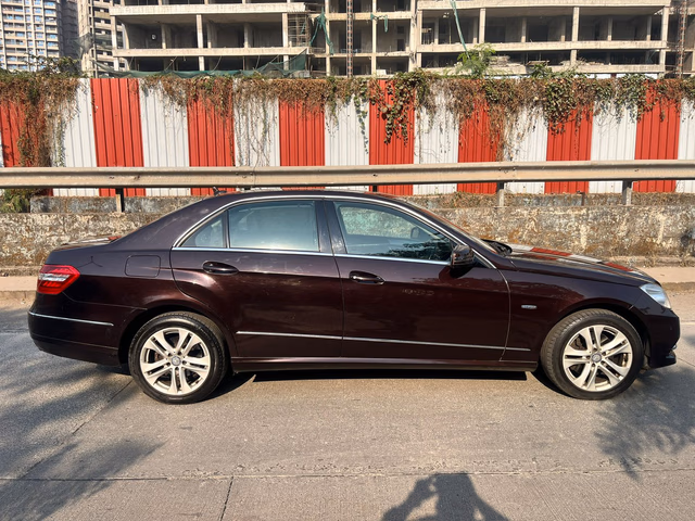 Mercedes-Benz Mercedes-Benz E-Class view 3