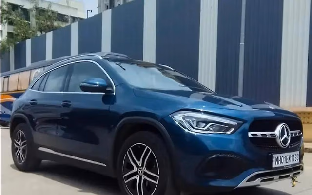 Mercedes-Benz Mercedes-Benz GLA view 2