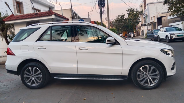 Mercedes-Benz Mercedes-Benz GLE view 3