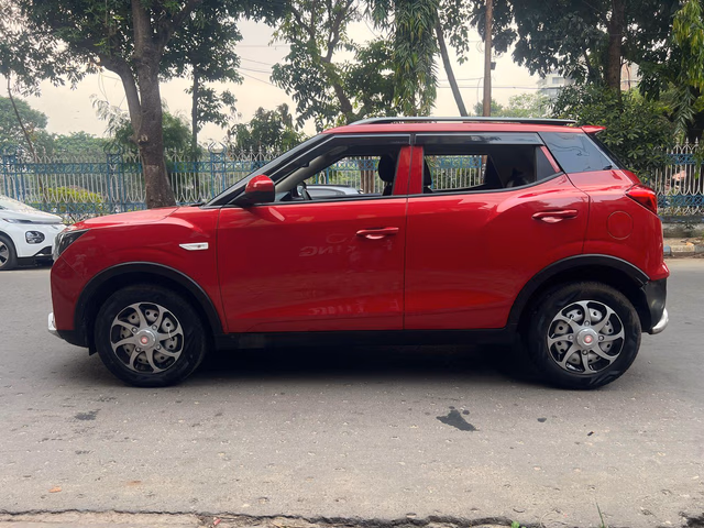 Mahindra Mahindra XUV300 view 4