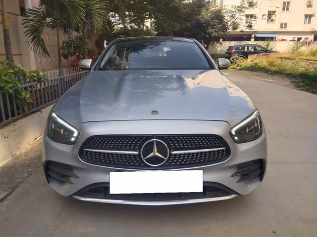 Mercedes-Benz Mercedes-Benz E-Class view 2