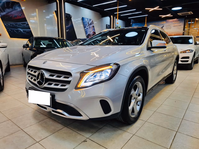 Mercedes-Benz Mercedes-Benz GLA Class view 4