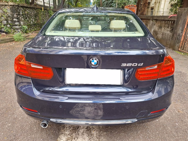 BMW BMW 3 Series view 4