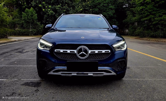 Mercedes-Benz Mercedes-Benz GLA view 5