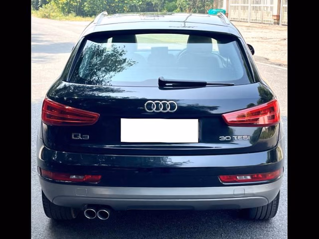 Audi Audi Q3 view 3