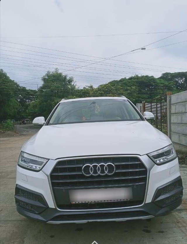 Audi Audi Q3 view 2
