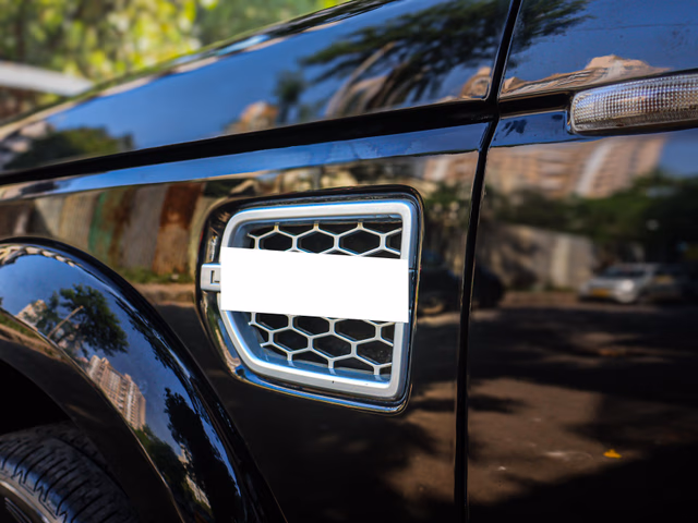 Land Rover Land Rover Discovery 4 view 3