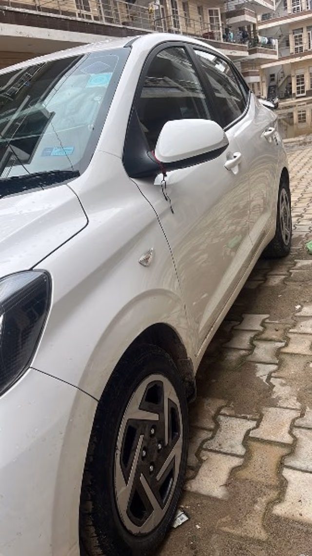 Hyundai Hyundai Aura view 5