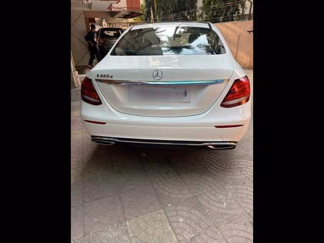 Mercedes-Benz Mercedes-Benz E-Class view 3