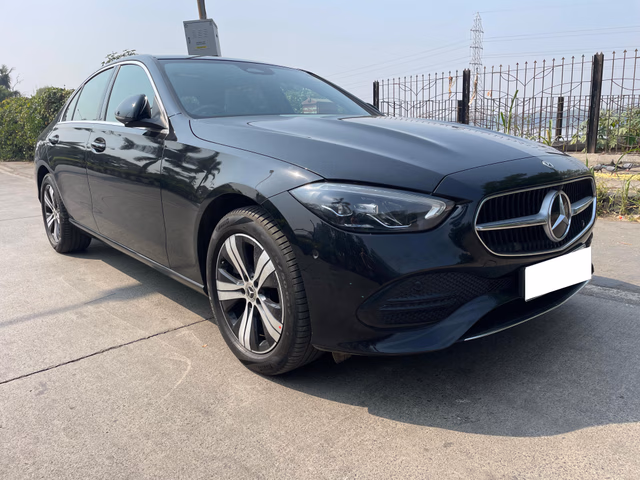 Mercedes-Benz Mercedes-Benz C-Class view 2