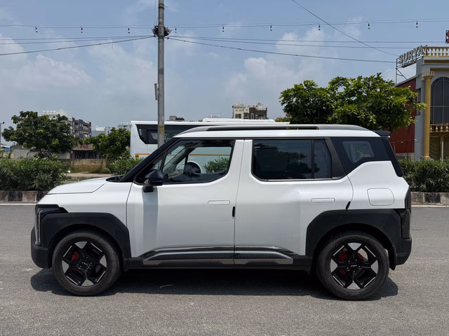 Kia Kia Syros view 5