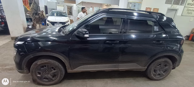 Hyundai Hyundai Venue view 3