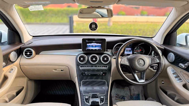 Mercedes-Benz Mercedes-Benz GLC view 5