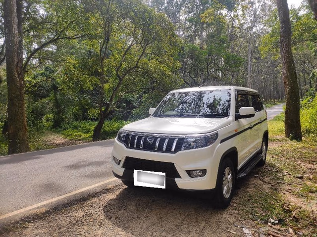 Mahindra Mahindra Bolero Neo view 2