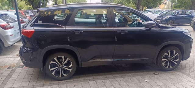 MG MG Hector Plus view 4