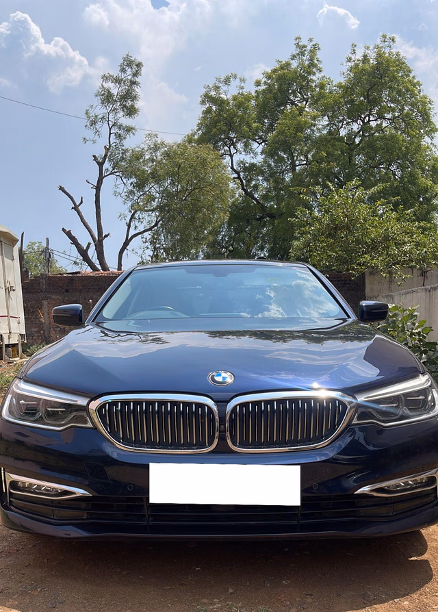BMW BMW 5 Series view 2