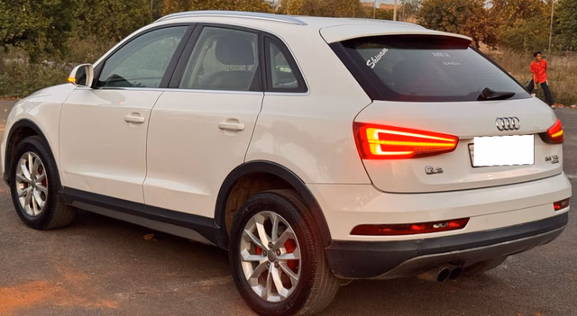 Audi Audi Q3 view 5