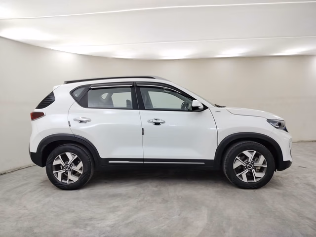 Kia Kia Seltos view 4