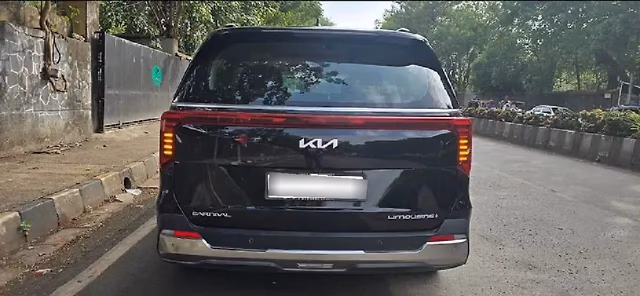 Kia Kia Carnival view 4