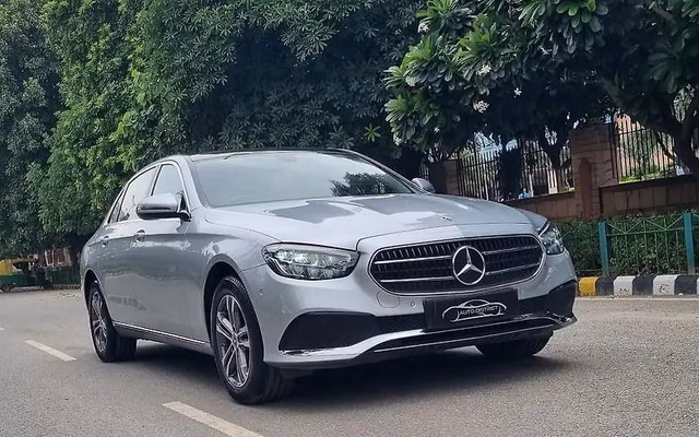 Mercedes-Benz Mercedes-Benz E-Class view 2