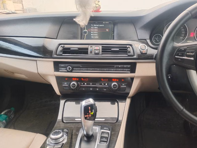 BMW BMW 5 Series view 5