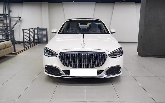 Mercedes-Benz Mercedes-Benz S-Class view 2