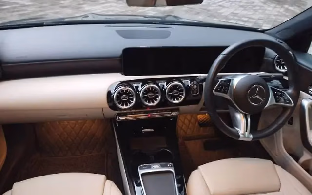 Mercedes-Benz Mercedes-Benz A-Class Limousine view 5