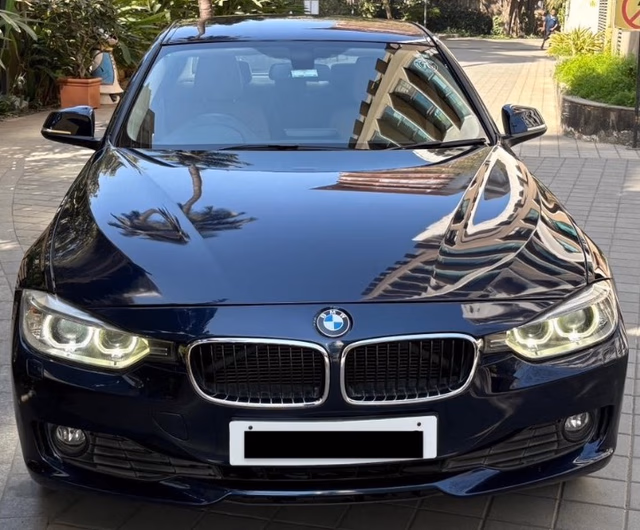 BMW BMW 3 Series view 2