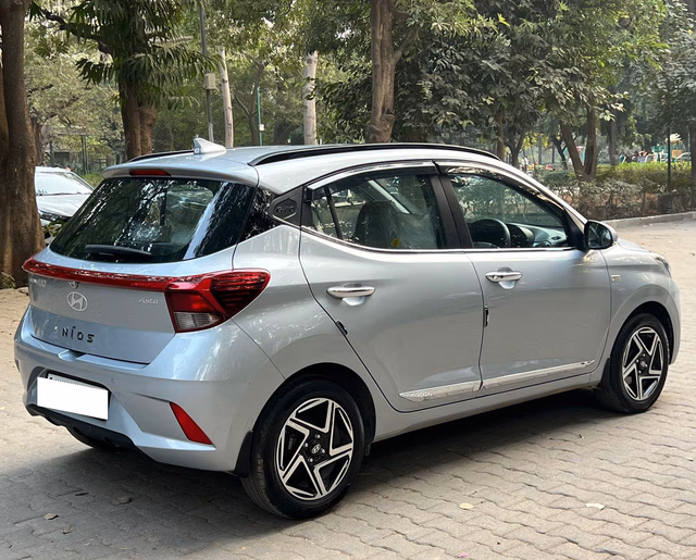 Hyundai Hyundai Grand i10 Nios view 4