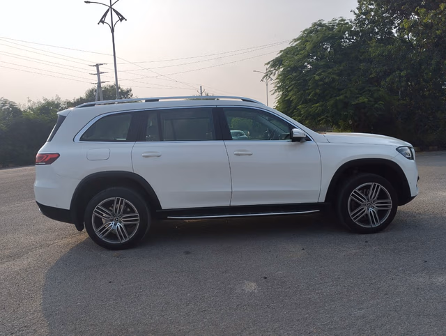 Mercedes-Benz Mercedes-Benz GLS view 3