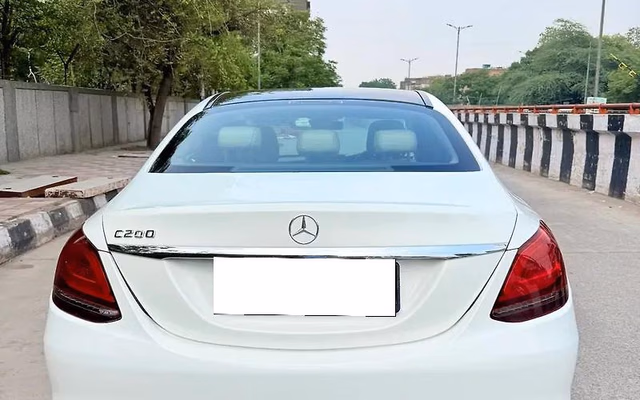 Mercedes-Benz Mercedes-Benz C-Class view 4