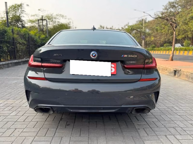 BMW BMW 3 Series view 4